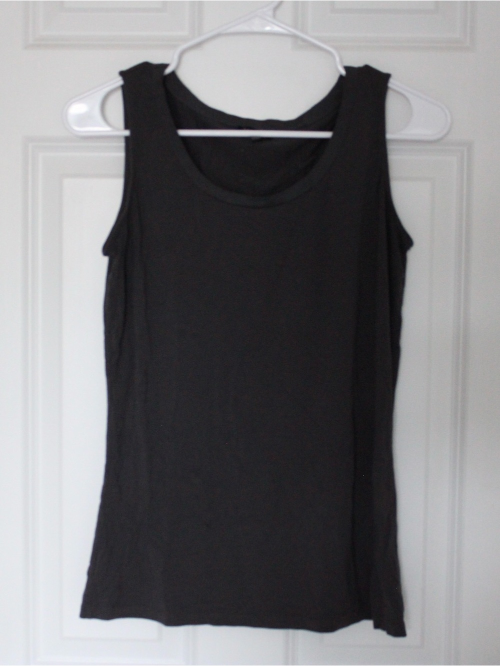 TALBOTS Classic Scoop-Neck Tank